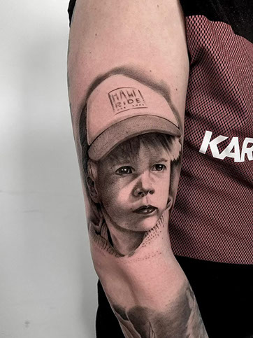 tattoo,aces,high,alex,rockoff,alexrockoff,west,palm,beach,traditional,neotraditional,beetle,beatle,flower,sunflower,floral,color